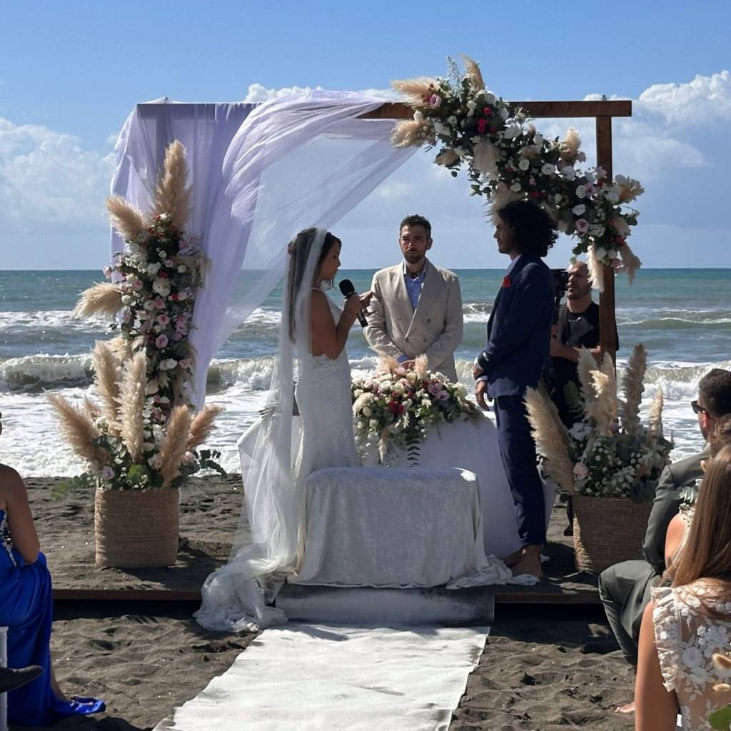 rito-simbolico-matrimonio-in-spiaggia