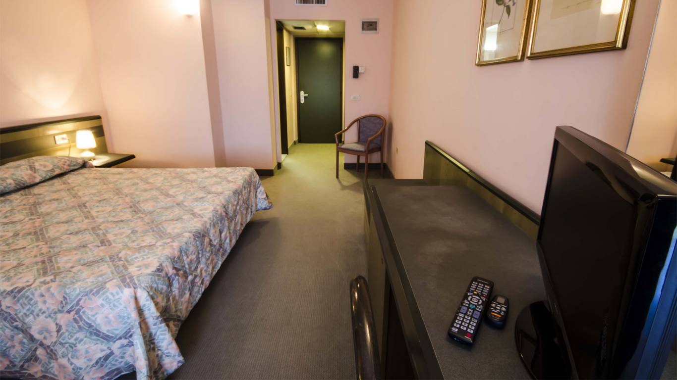 hotel-resort-Torre-del-sole-Tarquinia-rooms-DSC8589