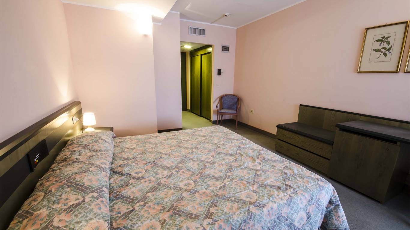 hotel-resort-Torre-del-sole-Tarquinia-rooms-DSC8592