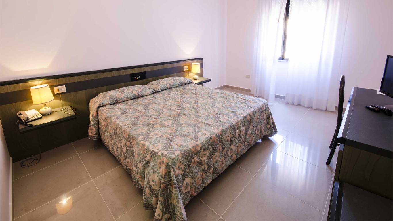 hotel-resort-Torre-del-sole-Tarquinia-rooms-DSC8644