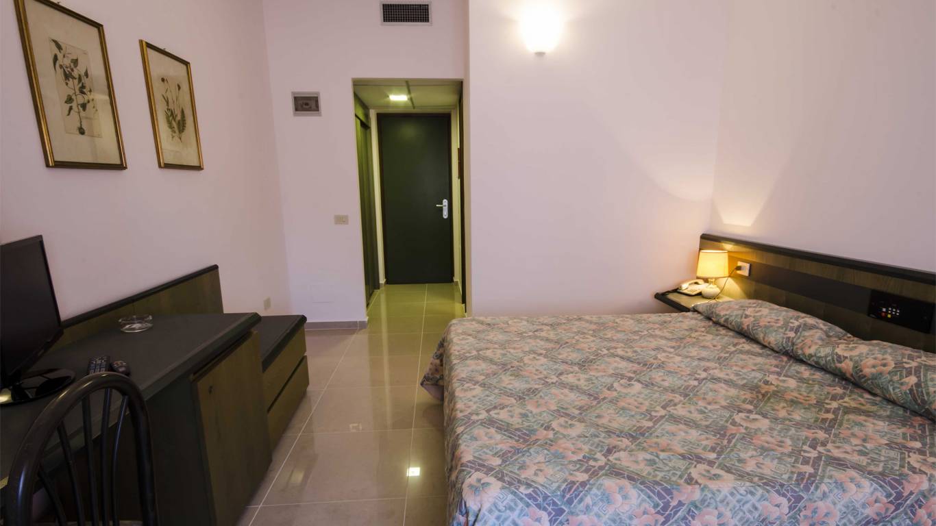 hotel-resort-Torre-del-sole-Tarquinia-rooms-DSC8645